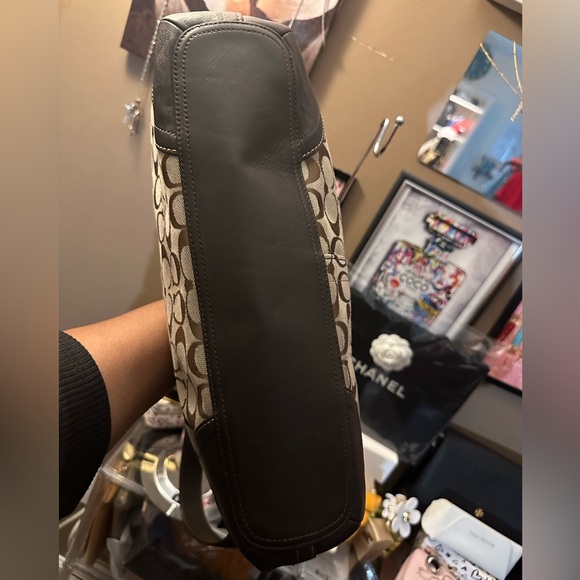 EUC - Coach Tote Bag with free wristlet - Picture 11 of 13